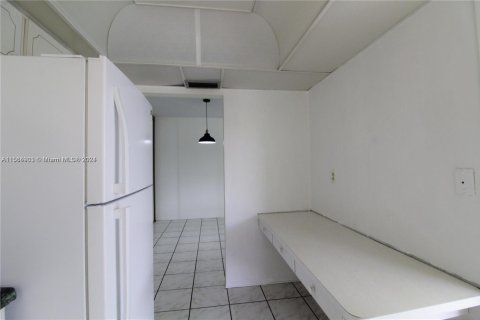 Condominio en venta en Hallandale Beach, Florida, 2 dormitorios, 92.9 m2 № 1864876 - foto 29