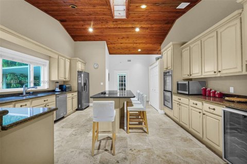 House in Southwest Ranches, Florida 4 bedrooms, 293.76 sq.m. № 2024344 - photo 17