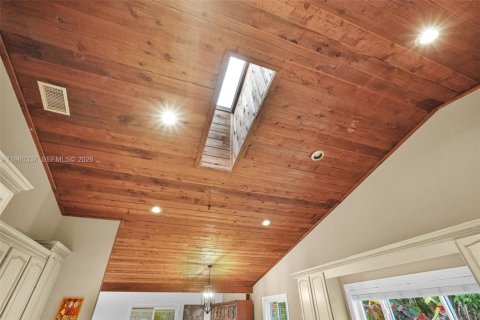 House in Southwest Ranches, Florida 4 bedrooms, 293.76 sq.m. № 2024344 - photo 18