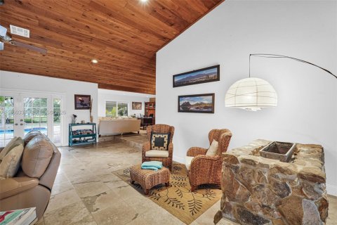 House in Southwest Ranches, Florida 4 bedrooms, 293.76 sq.m. № 2024344 - photo 27