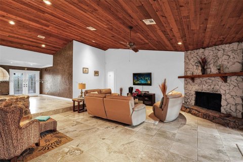 House in Southwest Ranches, Florida 4 bedrooms, 293.76 sq.m. № 2024344 - photo 30