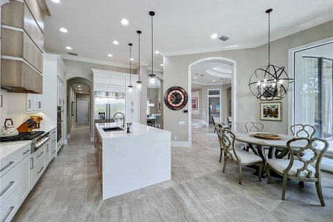 House in Windermere, Florida 4 bedrooms, 384.24 sq.m. № 2225659 - photo 26