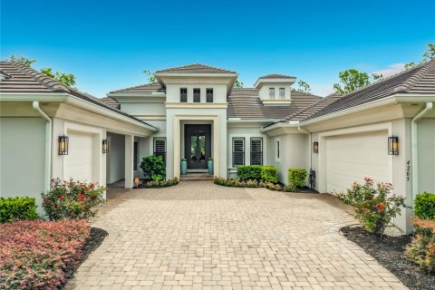 House in Windermere, Florida 4 bedrooms, 384.24 sq.m. № 2225659 - photo 2