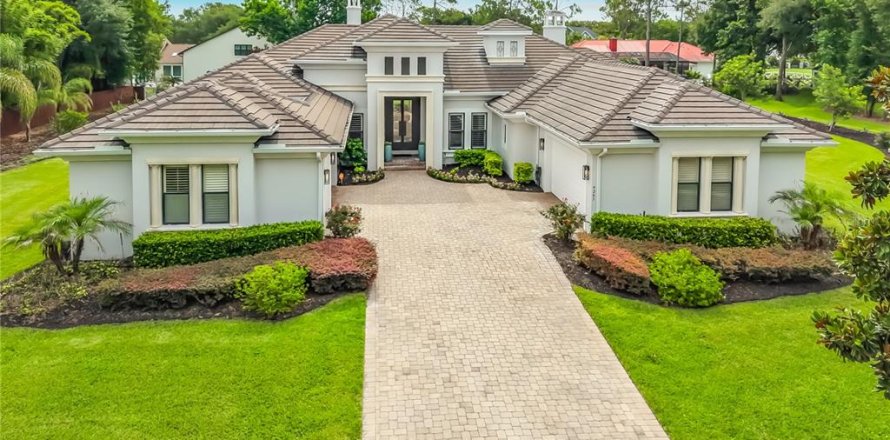 House in Windermere, Florida 4 bedrooms, 384.24 sq.m. № 2225659