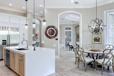 House in Windermere, Florida 4 bedrooms, 384.24 sq.m. № 2225659 - photo 27