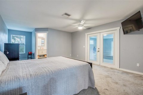 House in Saint Petersburg, Florida 3 bedrooms, 308.99 sq.m. № 2211784 - photo 22
