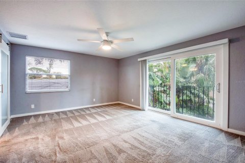 House in Saint Petersburg, Florida 3 bedrooms, 308.99 sq.m. № 2211784 - photo 29