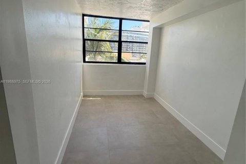 House in Miami Beach, Florida 1 bedroom, 63.73 sq.m. № 2056808 - photo 9