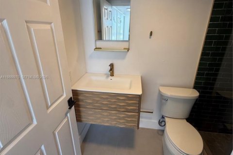 House in Miami Beach, Florida 1 bedroom, 63.73 sq.m. № 2056808 - photo 4