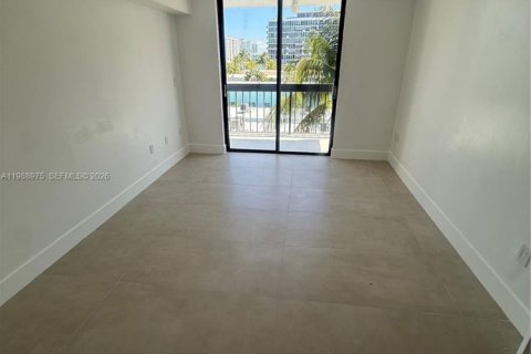 House in Miami Beach, Florida 1 bedroom, 63.73 sq.m. № 2056808 - photo 10