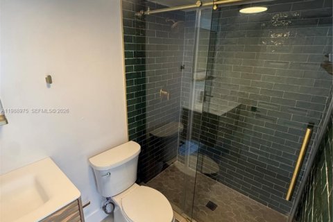 House in Miami Beach, Florida 1 bedroom, 63.73 sq.m. № 2056808 - photo 5