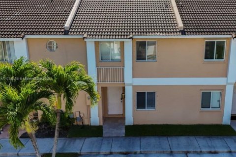 Touwnhouse à vendre à Miami, Floride: 3 chambres, 122.54 m2 № 1641701 - photo 3