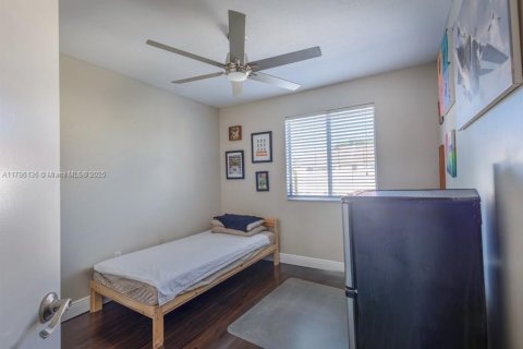 Touwnhouse à vendre à Miami, Floride: 3 chambres, 122.54 m2 № 1641701 - photo 21