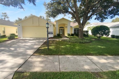 House in Hudson, Florida 3 bedrooms, 172.98 sq.m. № 2095928