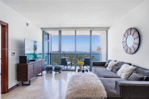 Condo in Miami, Florida, 1 bedroom  № 1945662 - photo 5