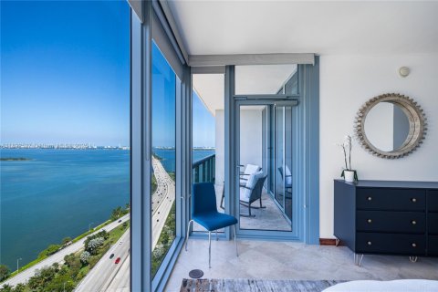 Condo in Miami, Florida, 1 bedroom  № 1945662 - photo 17