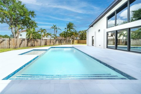 Дом в Плантация, Флорида 3 спальни, 299.8м2 № 1953986