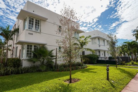 Apartment in Miami Beach, Florida 1 bedroom, 800.07 sq.m. № 2031728 - photo 15