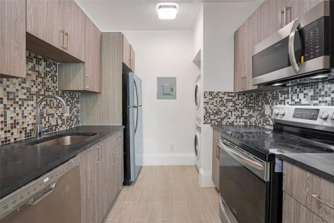 Apartment in Miami Beach, Florida 1 bedroom, 800.07 sq.m. № 2031728 - photo 8