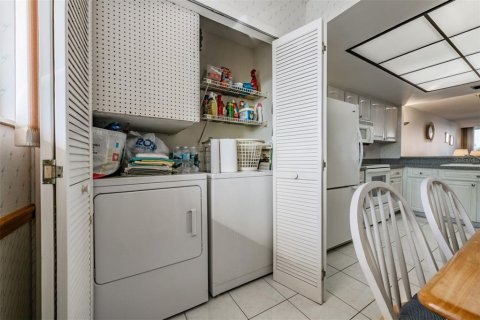 Copropriété à vendre à Largo, Floride: 2 chambres, 113.81 m2 № 2136577 - photo 9