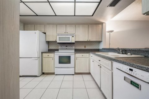 Copropriété à vendre à Largo, Floride: 2 chambres, 113.81 m2 № 2136577 - photo 7