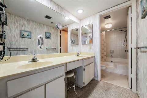Copropriété à vendre à Largo, Floride: 2 chambres, 113.81 m2 № 2136577 - photo 24