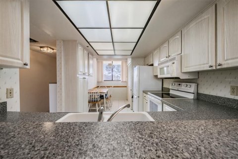 Copropriété à vendre à Largo, Floride: 2 chambres, 113.81 m2 № 2136577 - photo 13