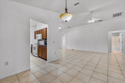 House in Lake Wales, Florida 2 bedrooms, 181.81 sq.m. № 1804644 - photo 8