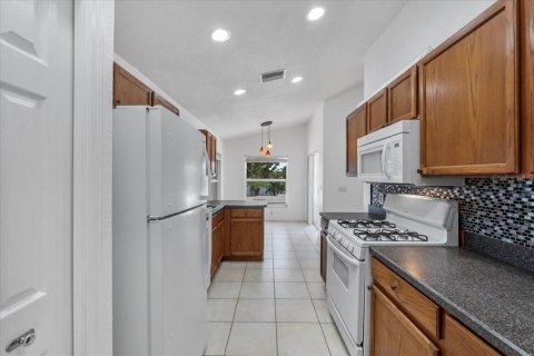 House in Lake Wales, Florida 2 bedrooms, 181.81 sq.m. № 1804644 - photo 10