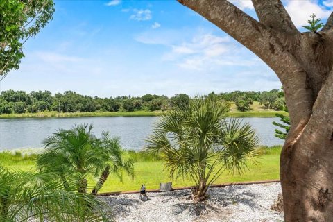 House in Lake Wales, Florida 2 bedrooms, 181.81 sq.m. № 1804644 - photo 2