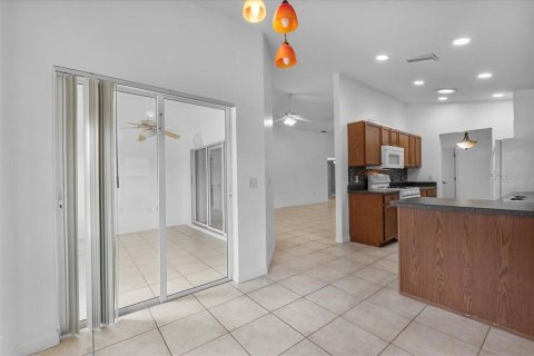 House in Lake Wales, Florida 2 bedrooms, 181.81 sq.m. № 1804644 - photo 13