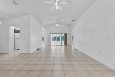 House in Lake Wales, Florida 2 bedrooms, 181.81 sq.m. № 1804644 - photo 6