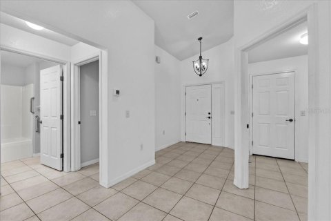 House in Lake Wales, Florida 2 bedrooms, 181.81 sq.m. № 1804644 - photo 5