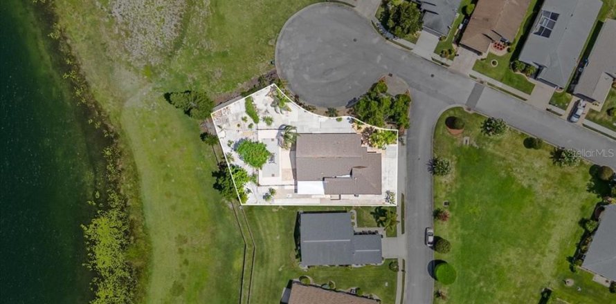 House in Lake Wales, Florida 2 bedrooms, 181.81 sq.m. № 1804644