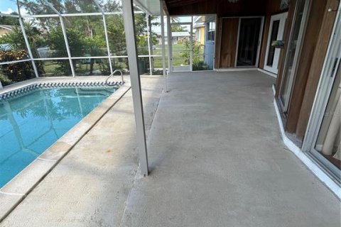 House in Port Charlotte, Florida 2 bedrooms, 120.12 sq.m. № 1888578 - photo 18