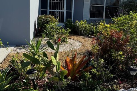 House in Port Charlotte, Florida 2 bedrooms, 120.12 sq.m. № 1888578 - photo 3