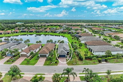 House in Bradenton, Florida 2 bedrooms, 146.97 sq.m. № 1913272 - photo 8