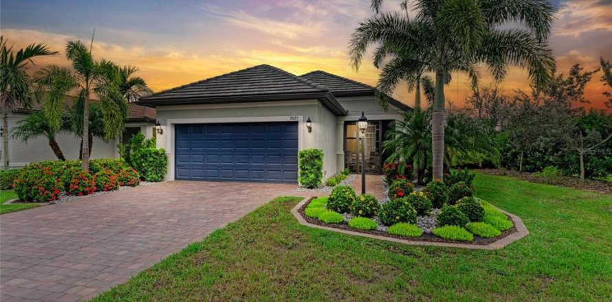 House in Bradenton, Florida 2 bedrooms, 146.97 sq.m. № 1913272