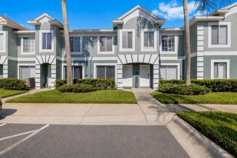 Townhouse in Brandon, Florida 2 bedrooms, 138.42 sq.m. № 2232516