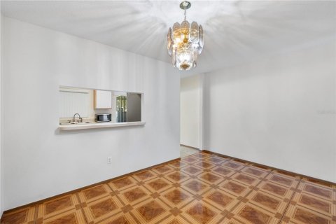 Купить таунхаус в Брэндон, Флорида 5 комнат, 138.42м2, № 2232516 - фото 16