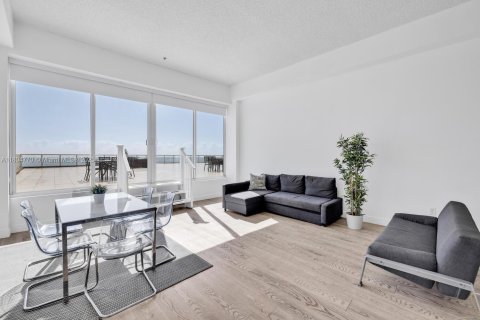Condominio en venta en Miami Beach, Florida, 7 dormitorios, 537.9 m2 № 1865500 - foto 16