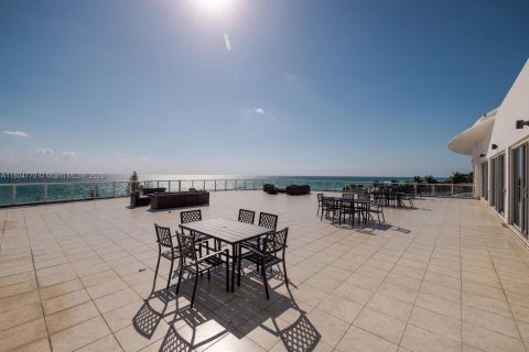 Condominio en venta en Miami Beach, Florida, 7 dormitorios, 537.9 m2 № 1865500 - foto 3