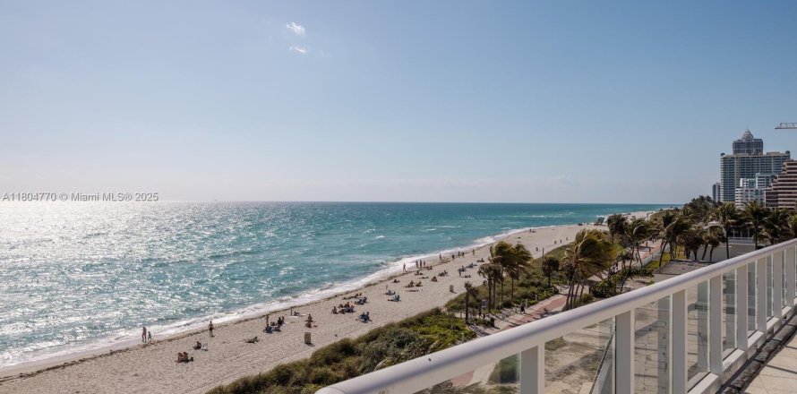Condominio en Miami Beach, Florida, 7 dormitorios  № 1865500