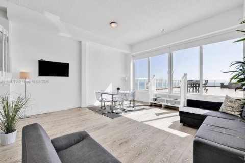 Condominio en venta en Miami Beach, Florida, 7 dormitorios, 537.9 m2 № 1865500 - foto 21