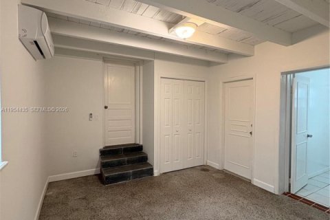 Casa en alquiler en Miami, Florida, 3 dormitorios, 147.53 m2 № 2010878 - foto 12