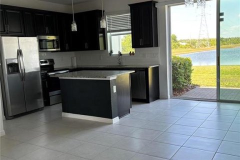 Touwnhouse à louer à Orlando, Floride: 3 chambres, 146.04 m2 № 2096965 - photo 2