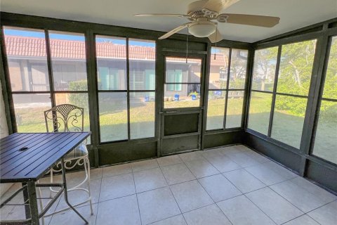 House in New Port Richey, Florida 2 bedrooms, 90.3 sq.m. № 1514985 - photo 4