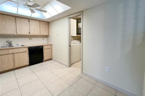 House in New Port Richey, Florida 2 bedrooms, 90.3 sq.m. № 1514985 - photo 16