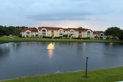 Condo in Vero Beach, Florida, 2 bedrooms  № 2265663 - photo 3