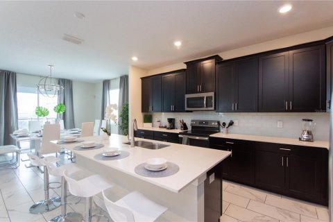 Casa en venta en Davenport, Florida, 6 dormitorios, 305.74 m2 № 1626602 - foto 6